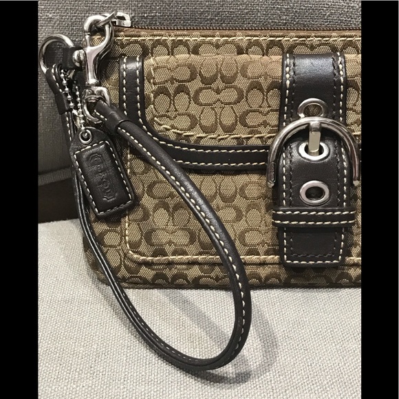 Coach signature soho buckle wristlet in brown - Picture 2 of 11